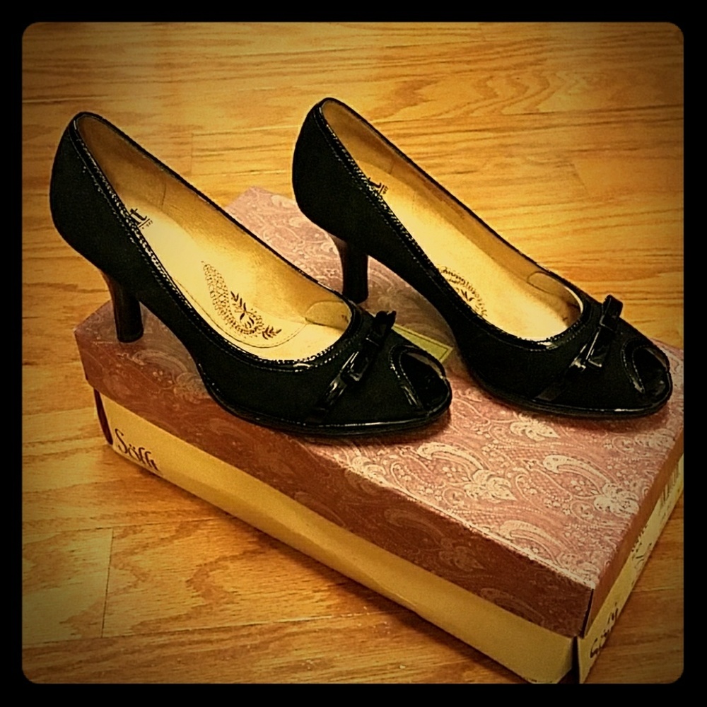 New Sofft black peep toe heels!