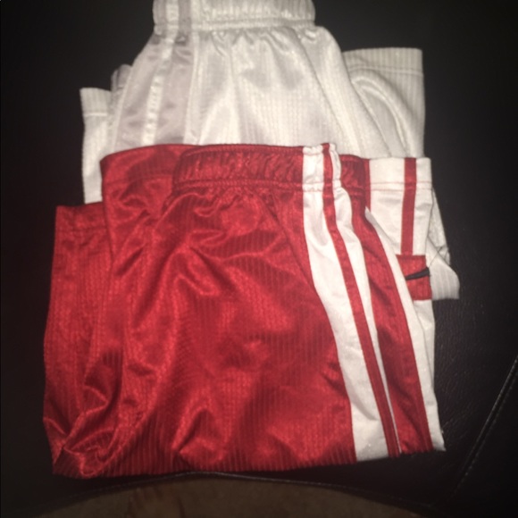 Nike Gym Shorts - Picture 3 of 3