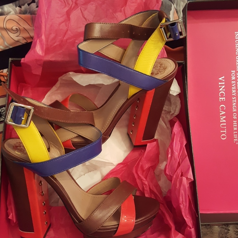 NWT vince camuto VC-pamir platform sandal