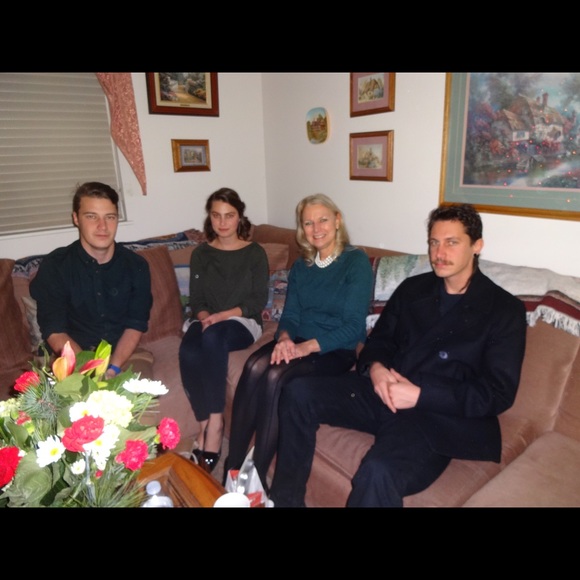 💜 Meet your Posher - Janet 💜 - Picture 3 of 4