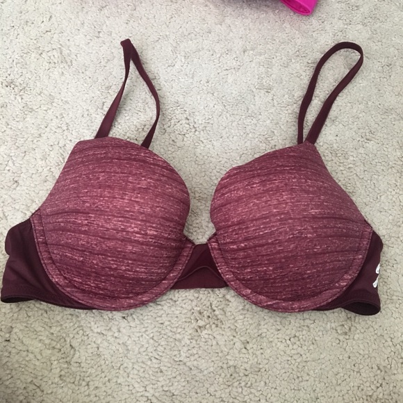 NEW VICTORIA'S SECRET BRAS (34A + 34B) - Picture 3 of 6