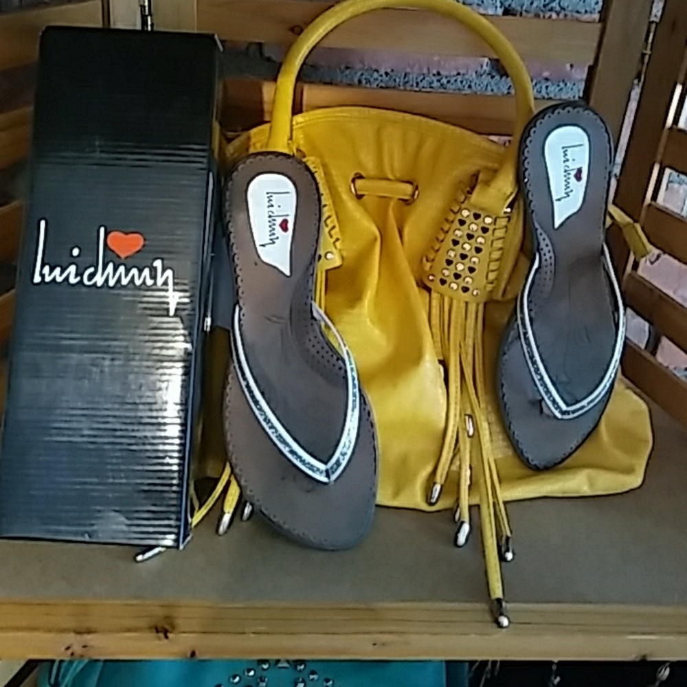 Luichiny Vicky Flip Flop sandals with sparkle