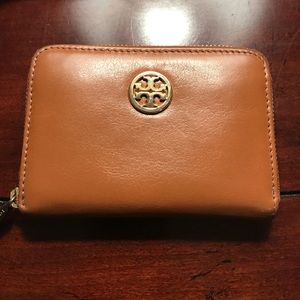 Authentic Tory Burch zip wallet