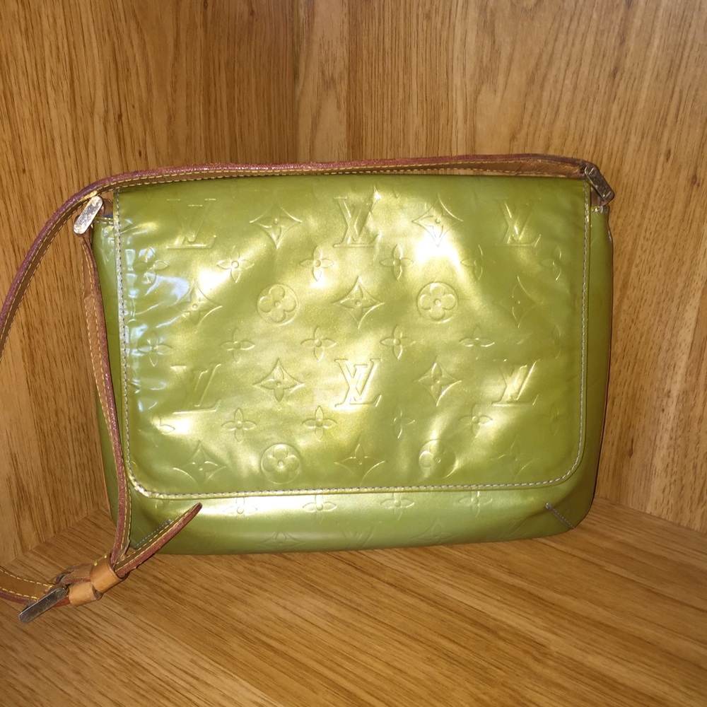 SOLD🎉auth. LouisVuitton VernisThompson Street Bag