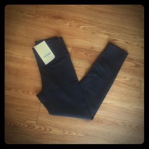 Fabletics High Waist 7/8 Capri