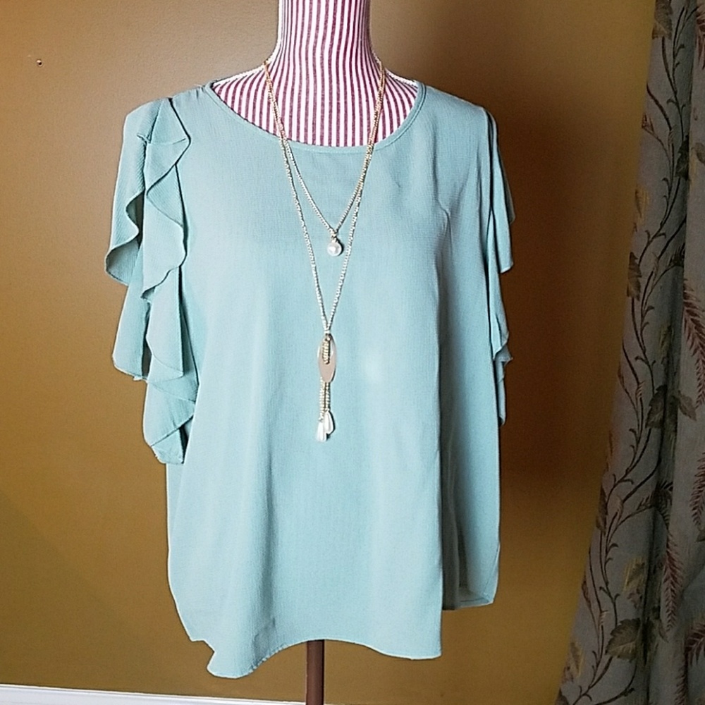 LAST ONE! Plus Mint Green Flutter Sleeve Top - Picture 4 of 5