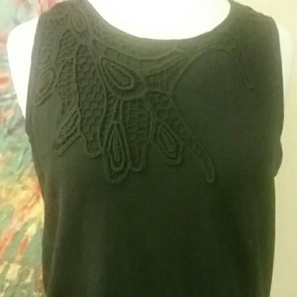 Po Pora large sleeveless top with lace inset - Picture 2 of 2