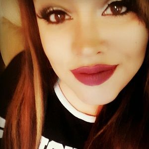 Meet your Posher, Crystal