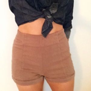 Pinup Style Highwaisted Shorts