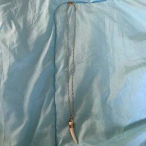 Stella & Dot White Magnesite Pendant Necklace!