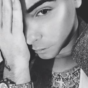 Meet your Posher, Derek