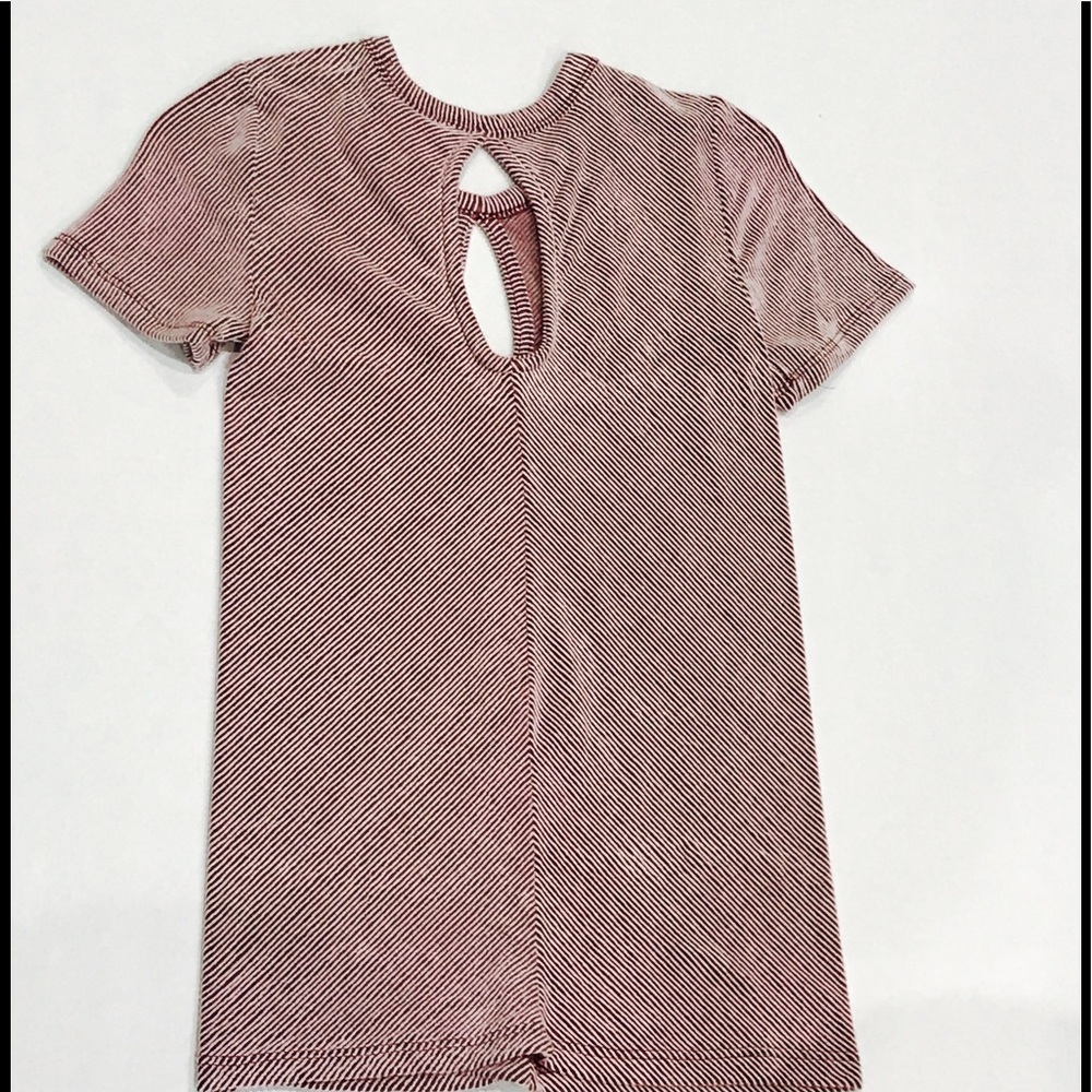Super Stretchy Keyhole Top. Made in the USA - Picture 3 of 6