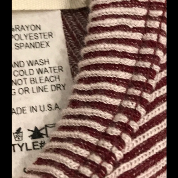 Super Stretchy Keyhole Top. Made in the USA - Picture 4 of 6