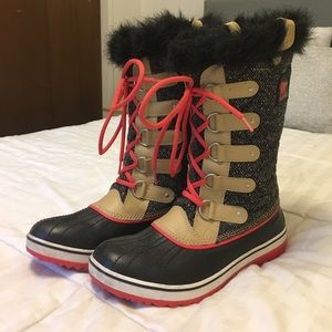 SOREL Tofino Snow Boot in Black/Tan/Red, Size 10