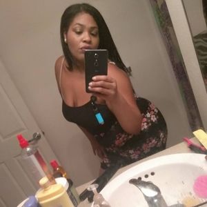 Meet your Posher, Ebony