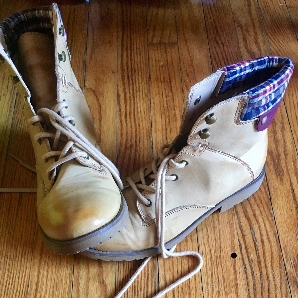 Size 9 ankle boots. Worn twice.