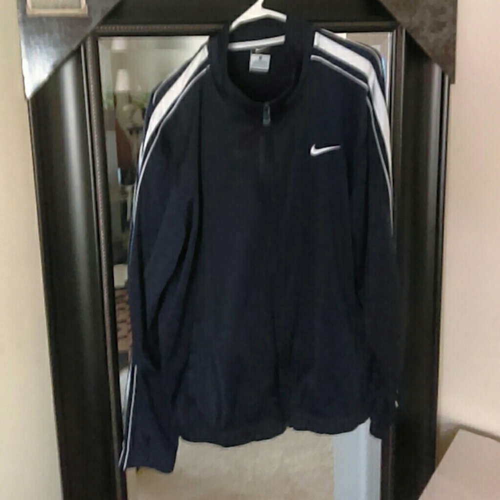Nike - Picture 2 of 2