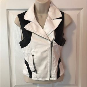 Daytrip vest size small