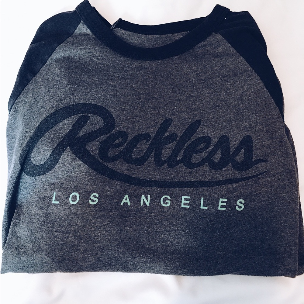 YOUNG & RECKLESS TOP