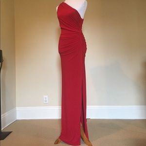 Gorgeous one shoulder Ralph Lauren red gown 4