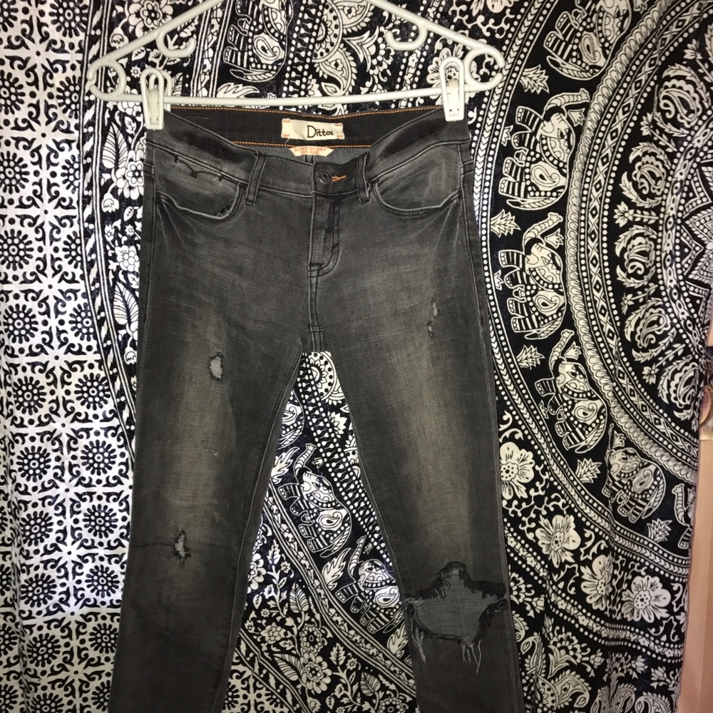 24R DITTOS SUPER SKINNY GREY DISTRESSED JEANS 💨⚡️