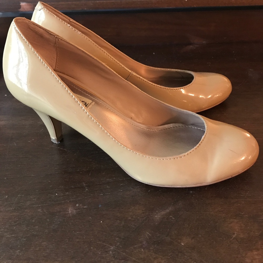 nude steve madden heels