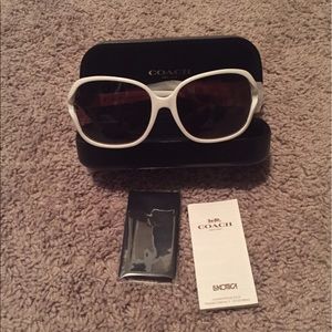 Coach sun glasses
