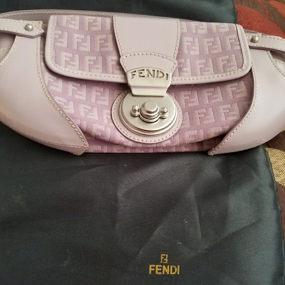 *rare* auth.fendi bag(reduced)