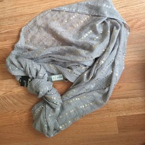 Wrap around gold leaf triangle scarf