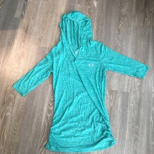 Under Armour Semi-Fitted top