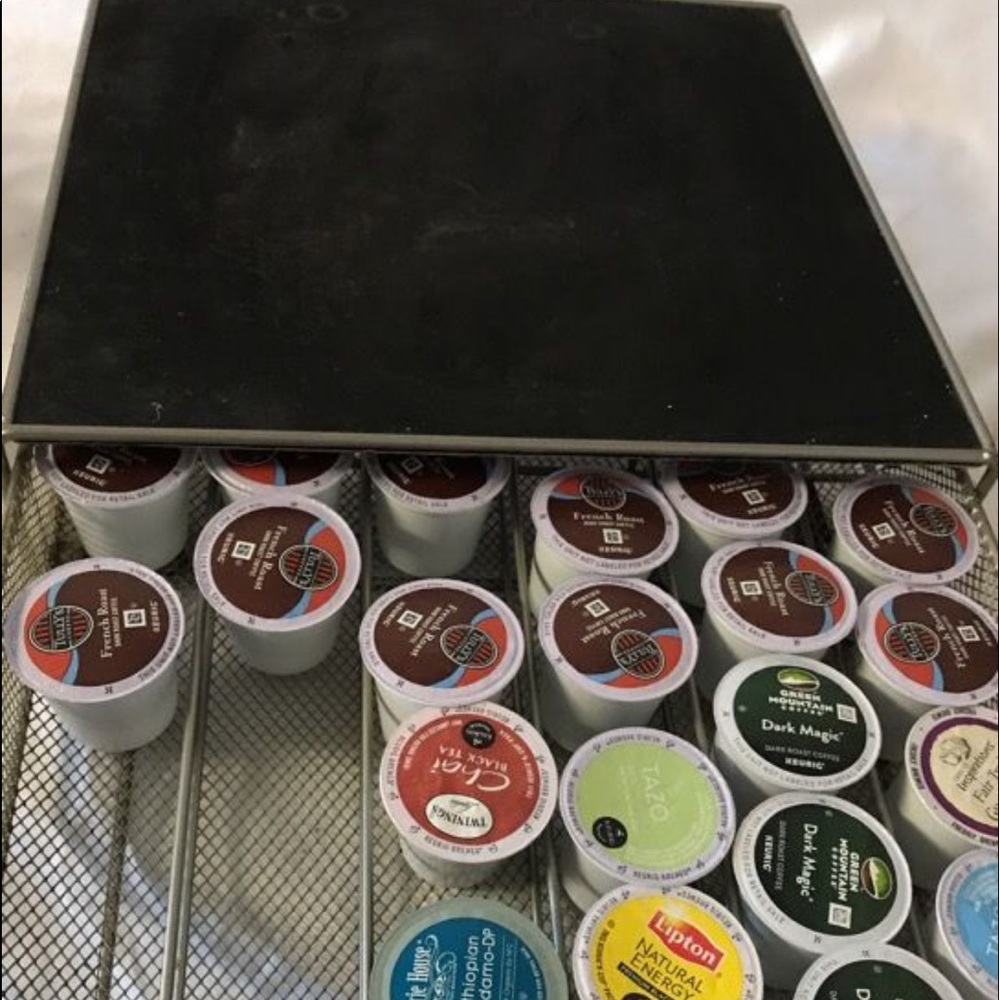 Keurig k-cups organizer/machine stand