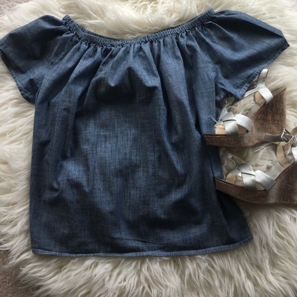 GAP Tops - Sale 🎉Gap Denim Off the shoulder top Sz m