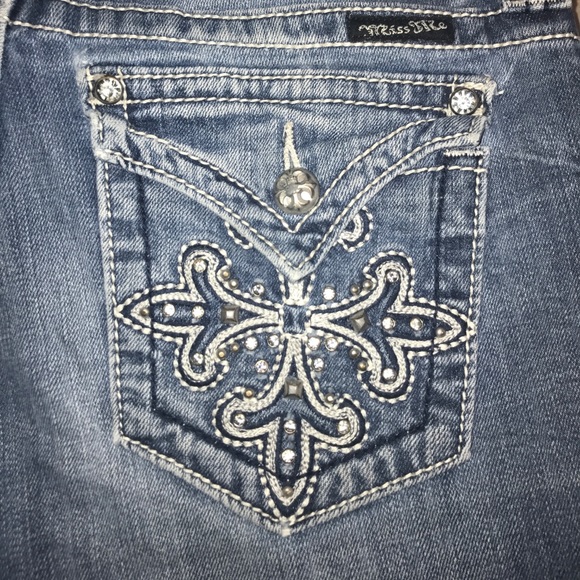 Authentic Miss Me Jeans - Picture 2 of 7