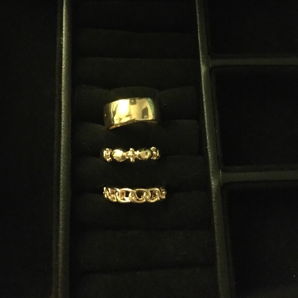 GOLD COLOR STACKABLE RING SET