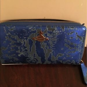Vivienne Westwood Zip Around ELuxury Wallet