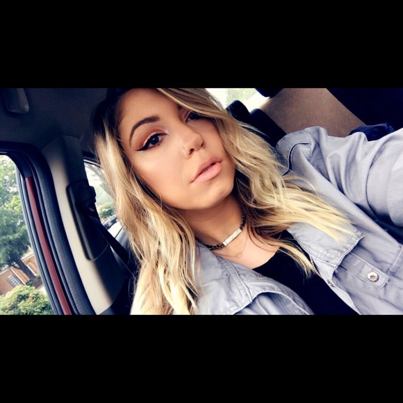 Meet your Posher, Liz - Picture 1 of 1