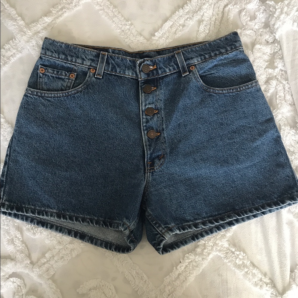 LEVIS JR HIGH WAIST JEAN SHORT SIZE 13, BUTTON FLY