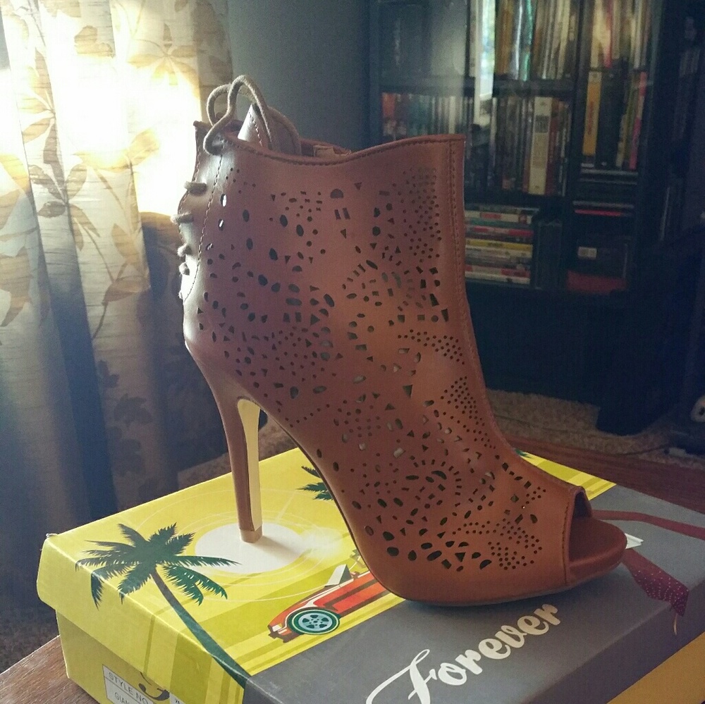 Cutout booties