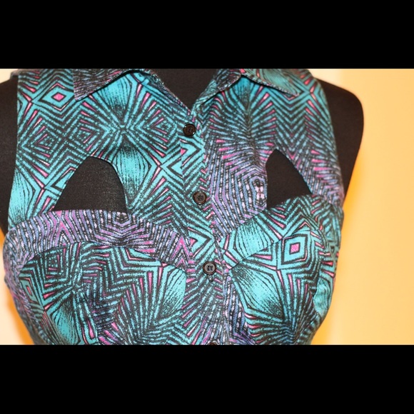 Top - Picture 2 of 4