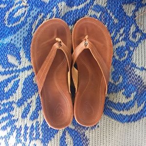 Olukai Wana Sandals in Sahara!! Slightly used