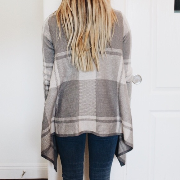 Merona (Target) Grey cardigan - Picture 2 of 4