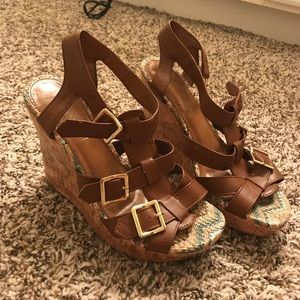 Wedge heels