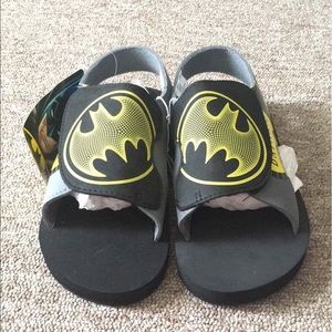 NWT boys Batman foam sandals