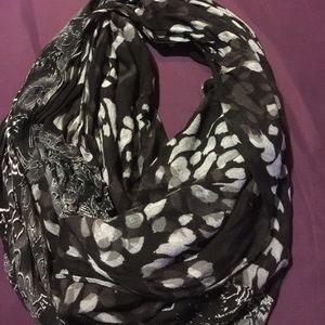Infiniti scarf