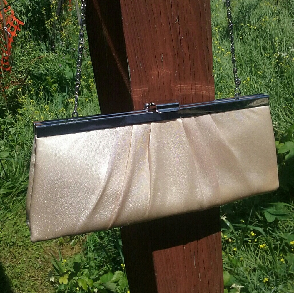 Gunne Sax cream pouch/clutch