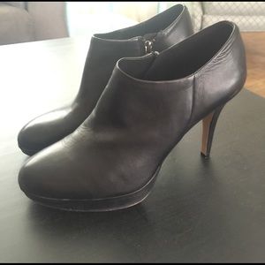 *24 Hr Drop* Leather Vince Camuto bootie heels.