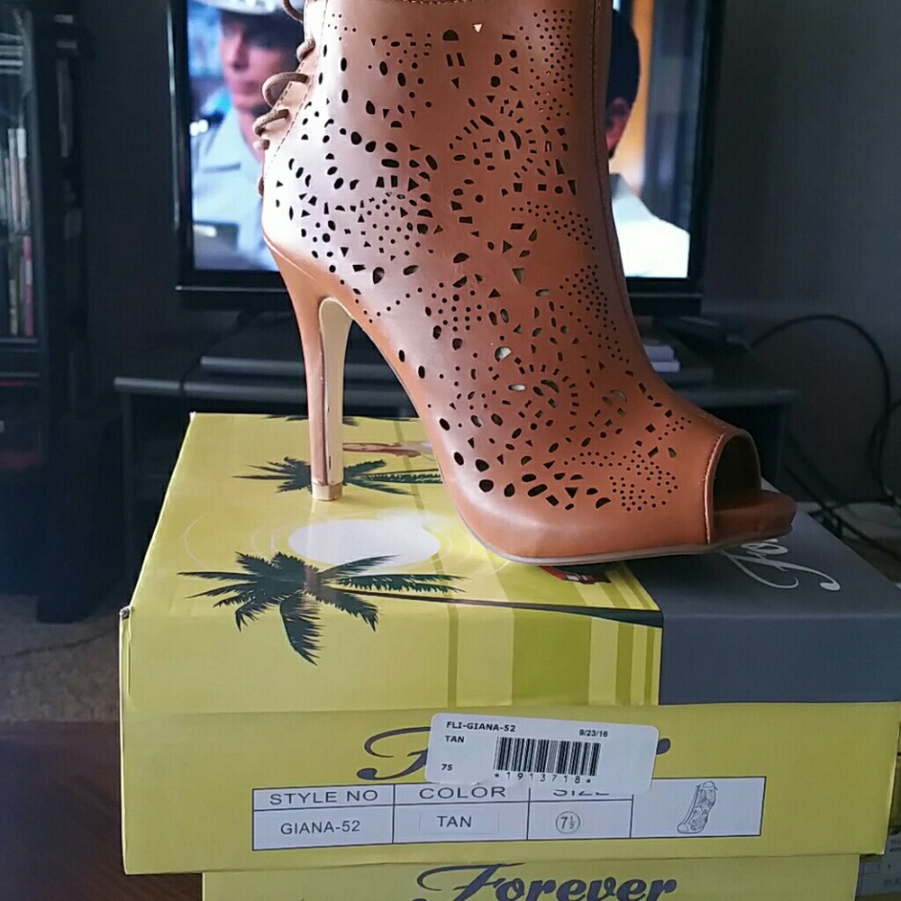 Cutout booties