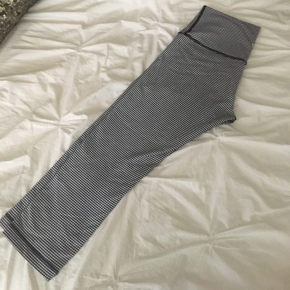 Lululemon WU crops