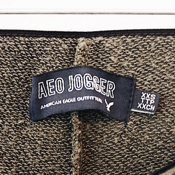 American Eagle army green joggers - Picture 2 of 4