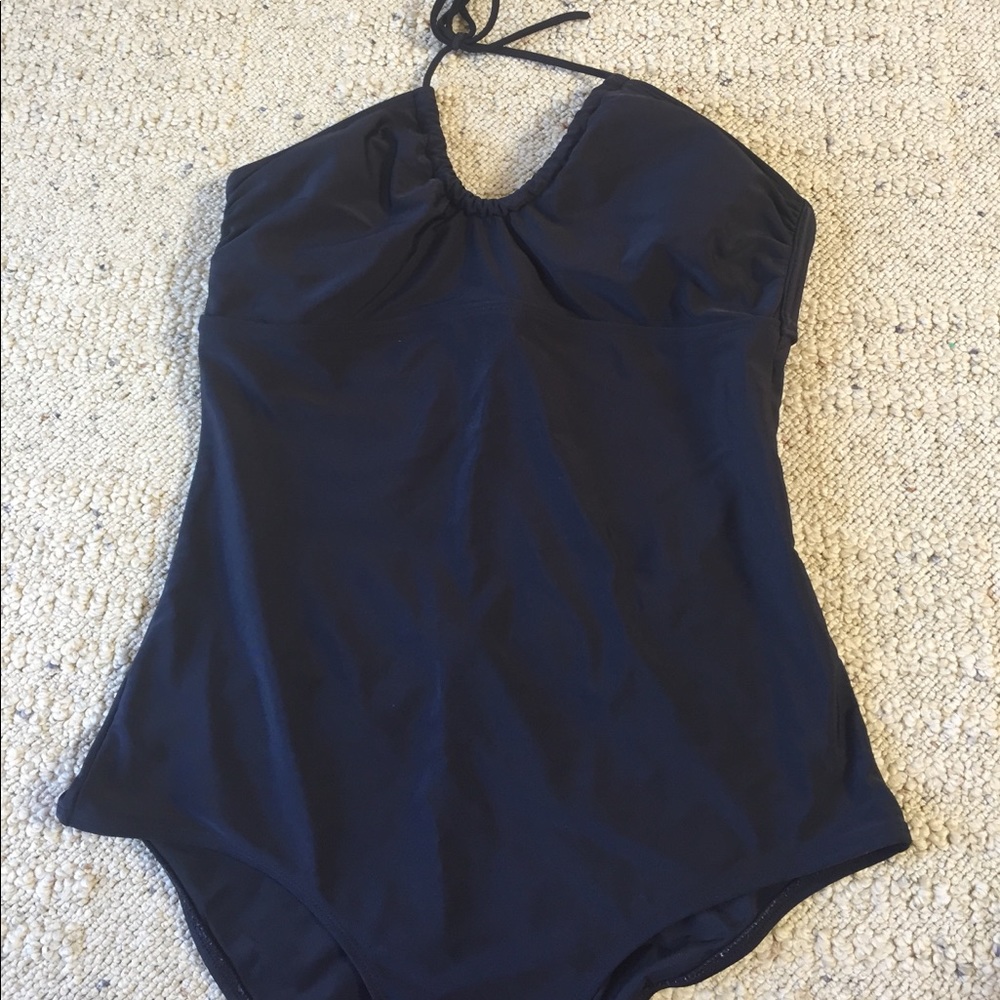 2 chillies one-piece size 8/10 black